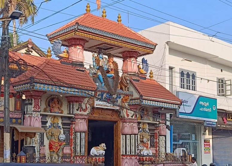Karakkamandapam Shiva Temple, Thiruvananthapuram, Kerala - Vushii.com